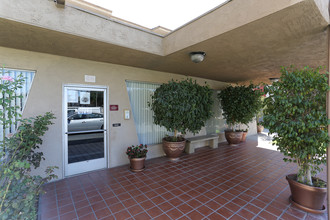 North Hills Willis Apartments in Panorama City, CA - Building Photo - Building Photo