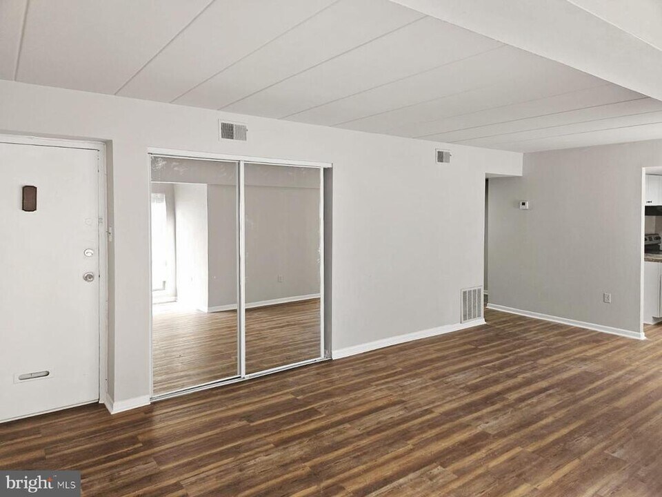 233 Township Line Rd in Elkins Park, PA - Foto de edificio