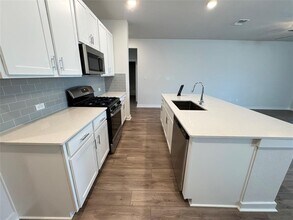 102 Corn Ln in Hutto, TX - Building Photo - Building Photo