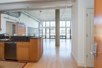 2328 Champlain St NW, Unit 417 in Washington, DC - Building Photo - Building Photo
