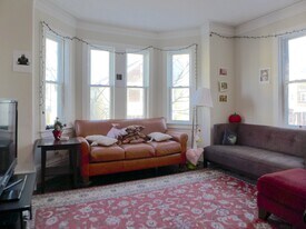 828 Parker St in Boston, MA - Building Photo