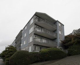 The Vue Cliff Apartments in Seattle, WA - Building Photo - Building Photo