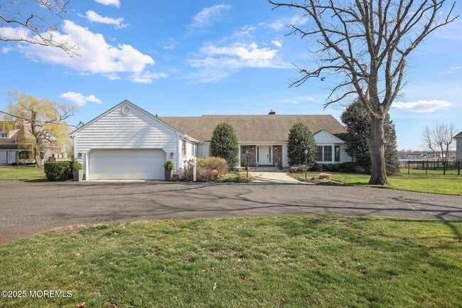 92 Gooseneck Pt Rd in Oceanport, NJ - Building Photo - Building Photo