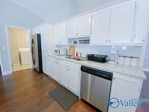 12005 Greenleaf Dr SE in Huntsville, AL - Building Photo - Building Photo