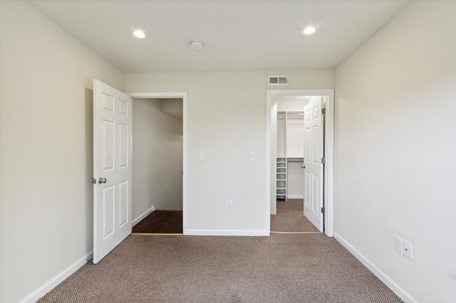 1804 W Montgomery Ave in Philadelphia, PA - Foto de edificio - Building Photo