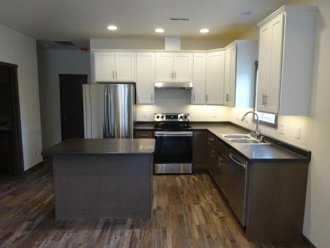 706 McHugh Rd in Holmen, WI - Building Photo - Building Photo