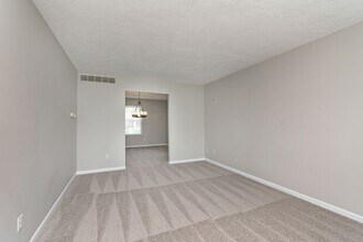 7822 Ashton Pl in Fishers, IN - Building Photo - Building Photo