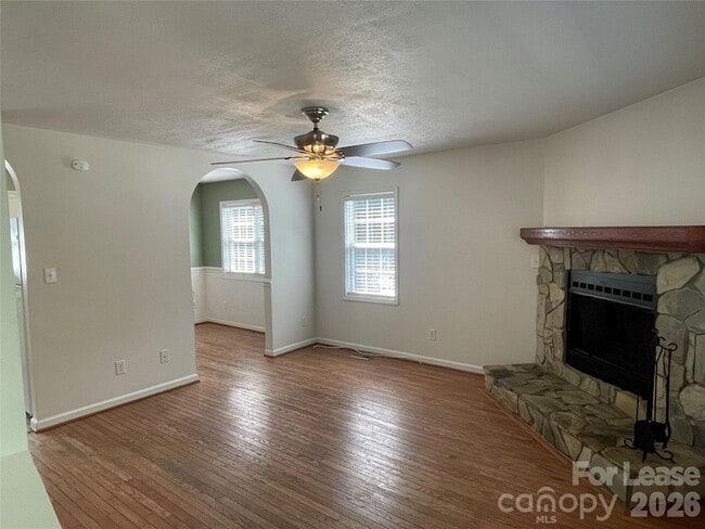 23 44th Ave Pl NE in Hickory, NC - Building Photo - Building Photo