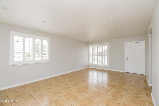 1227 E Wayland Dr in Phoenix, AZ - Building Photo - Building Photo