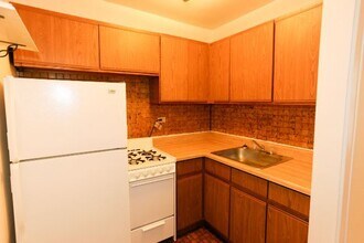 739 W Belmont, Unit 211 in Chicago, IL - Foto de edificio - Building Photo