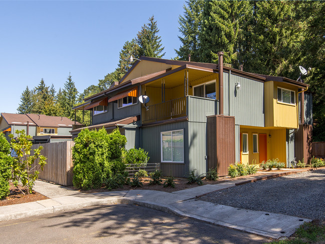 Rocky Bluff in Gladstone, OR - Building Photo - Building Photo