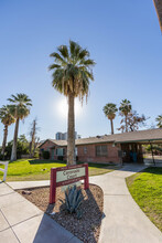 Coronado Court in Phoenix, AZ - Building Photo - Building Photo