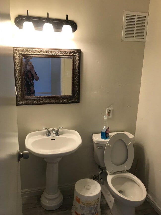 1194 Pinecone Dr photo'