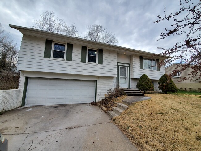 property at 9060 Oakwood Dr