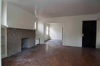 6535 Northumberland St, Unit 1 in Pittsburgh, PA - Building Photo - Building Photo
