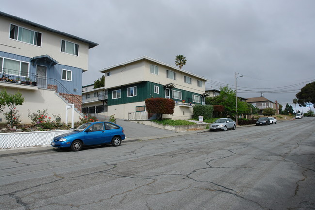 1608 Fifth in Belmont, CA - Foto de edificio - Building Photo