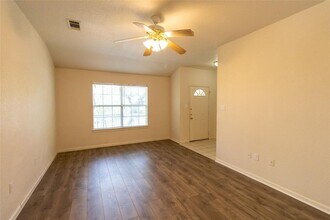 21513 Pershing Ave in Lago Vista, TX - Building Photo - Building Photo