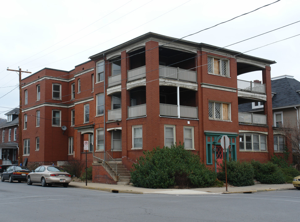 11 W Church St in Lock Haven, PA - Building Photo