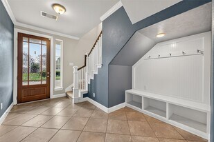 2009 Kirby Landing Dr in Houston, TX - Building Photo