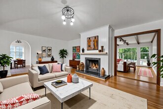 10281 Dunleer Dr in Los Angeles, CA - Building Photo - Building Photo