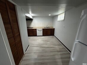 2206 W Rohmann Ave in West Peoria, IL - Building Photo - Building Photo