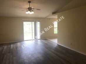 1306 Jeffrine Dr in Crestview, FL - Building Photo - Building Photo