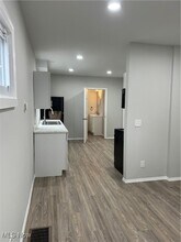 15630 Holmes Ave, Unit Down in Cleveland, OH - Building Photo - Building Photo