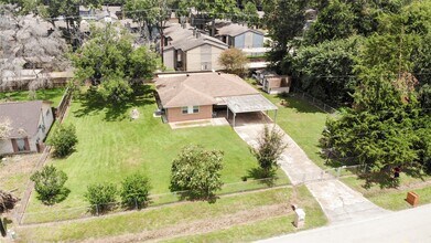 17706 Wild Oak Dr in Houston, TX - Building Photo - Building Photo