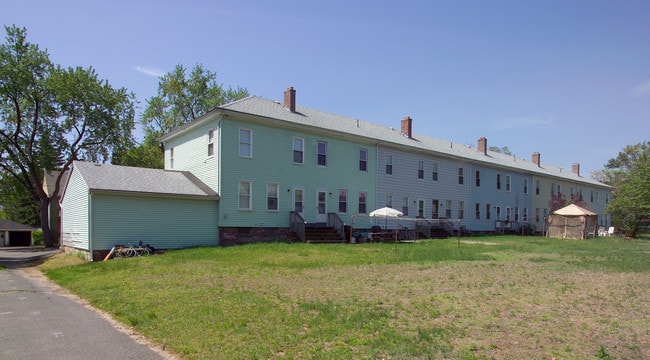 17 Coolidge Rd in Chicopee, MA - Building Photo - Building Photo