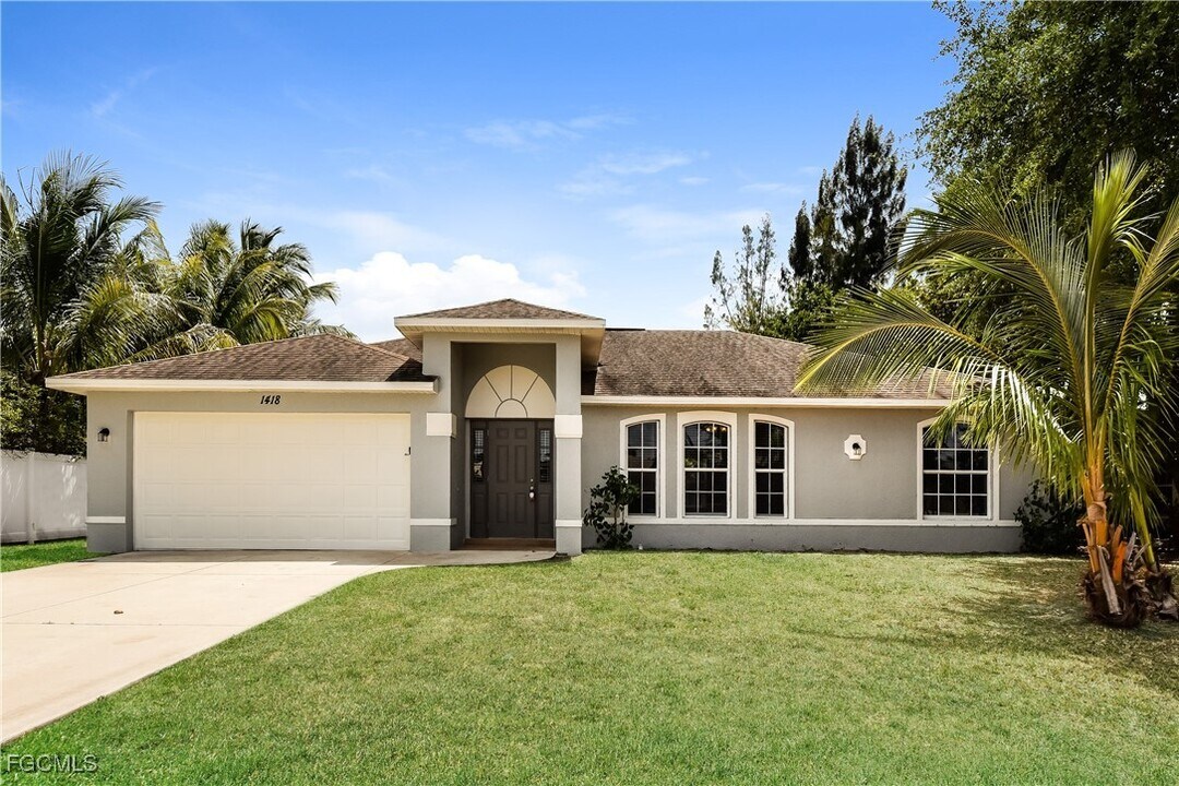 1418 SE 27th Terrace in Cape Coral, FL - Building Photo