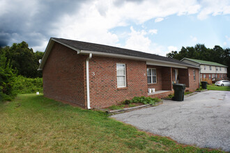 3 Liberty Dr in Thomasville, NC - Building Photo - Building Photo