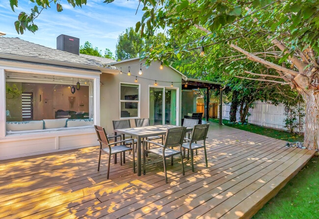 property at 7713 Oakdale Ave