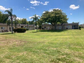 6300 South Pointe Blvd in Ft. Myers, FL - Building Photo - Building Photo