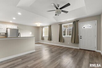 3005 N Molleck Dr in Peoria, IL - Building Photo - Building Photo