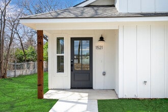 1521 S Rusk Ave in Denison, TX - Building Photo - Building Photo