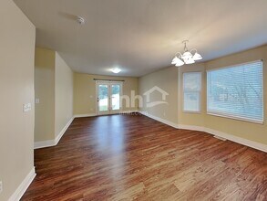 1205 Princes Cir in Syracuse, UT - Foto de edificio - Building Photo