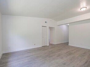 734 5th Pl SW in Vero Beach, FL - Building Photo - Building Photo