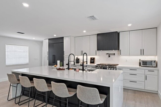property at 4193 Hyacinth Cir N