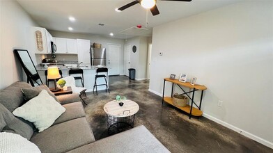 635 Martin Luther King Rd in Ames, TX - Building Photo - Building Photo