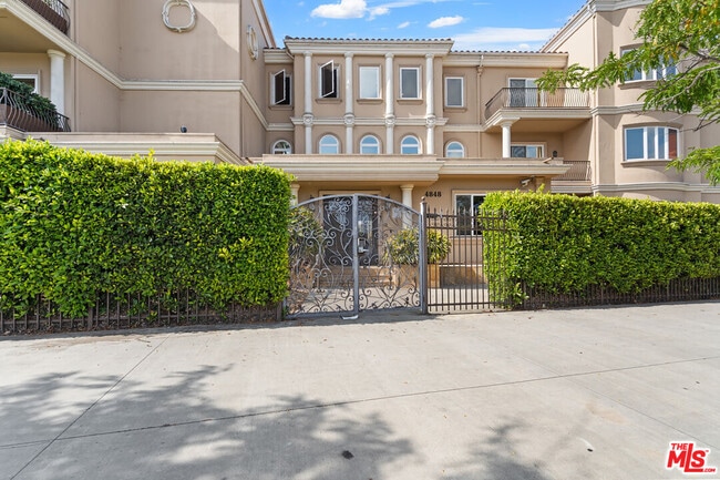 4848 Wilshire Blvd in Los Angeles, CA - Building Photo - Building Photo