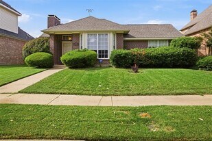 1009 McCoy Dr in Irving, TX - Building Photo