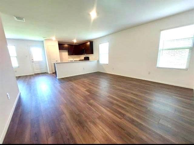 1112 Wildflower St in Ennis, TX - Building Photo - Building Photo