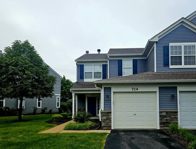 714 Woodewind Dr in Naperville, IL - Foto de edificio - Building Photo