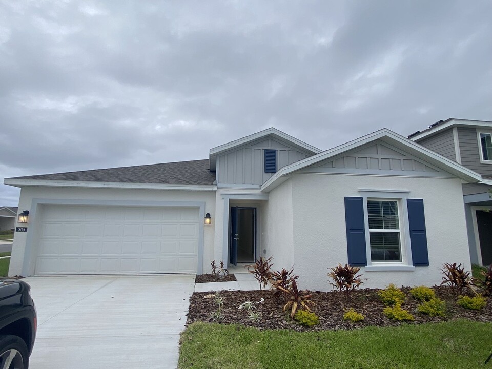 305 Kayden Cv in Winter Haven, FL - Building Photo