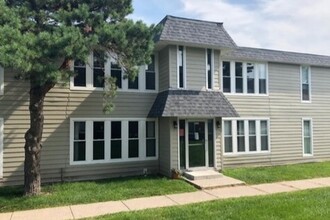 Alpine Manor Apartments in Ames, IA - Building Photo - Building Photo