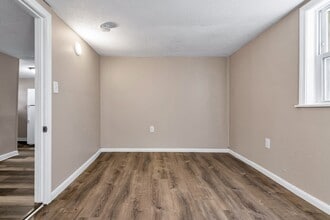 153 Union St, Unit B in Lawrence, MA - Building Photo - Building Photo