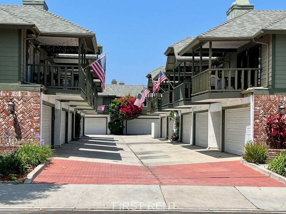 2231 Pacific Ave in Costa Mesa, CA - Foto de edificio