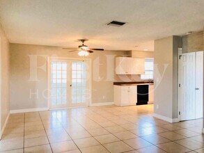 112 Stafford Pl in Lehigh Acres, FL - Building Photo - Building Photo