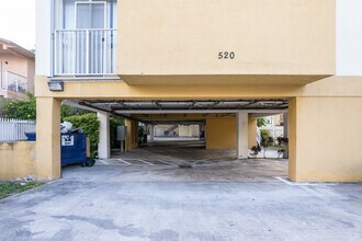 Parkview Apartments in Miami, FL - Building Photo - Building Photo