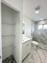 102 E Tiffany Dr in West Palm Beach, FL - Building Photo - Building Photo